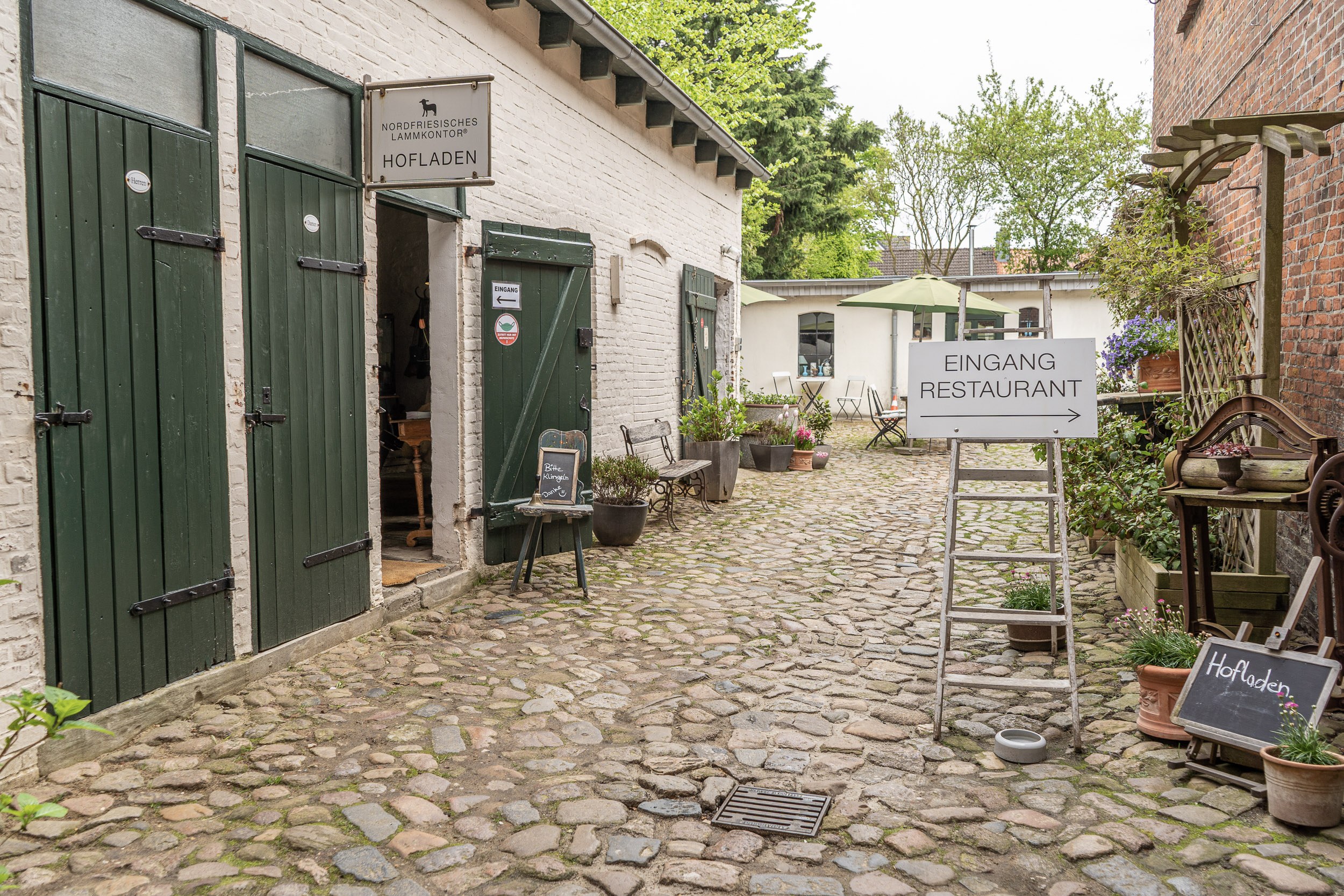 Innenhof im Nordfriesischen Lammkontor