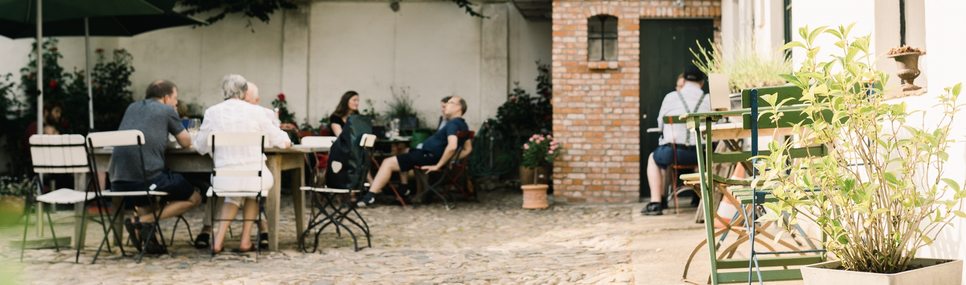 Bistro im Innenhof